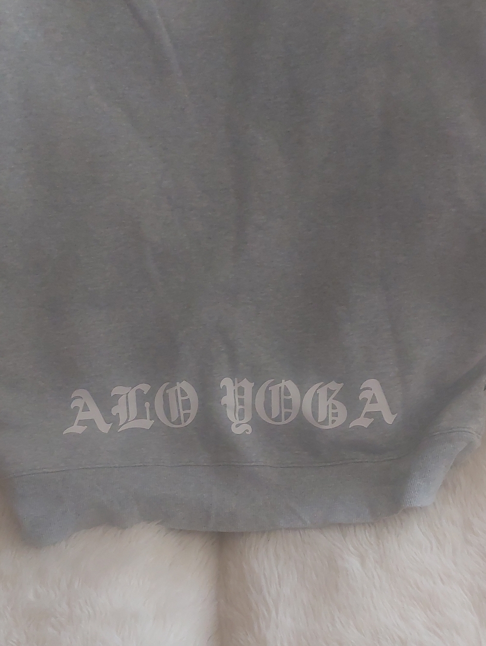 ALO Yoga Light Gray Rare Crewneck Sweatshirt RARE - Picture 2 of 6